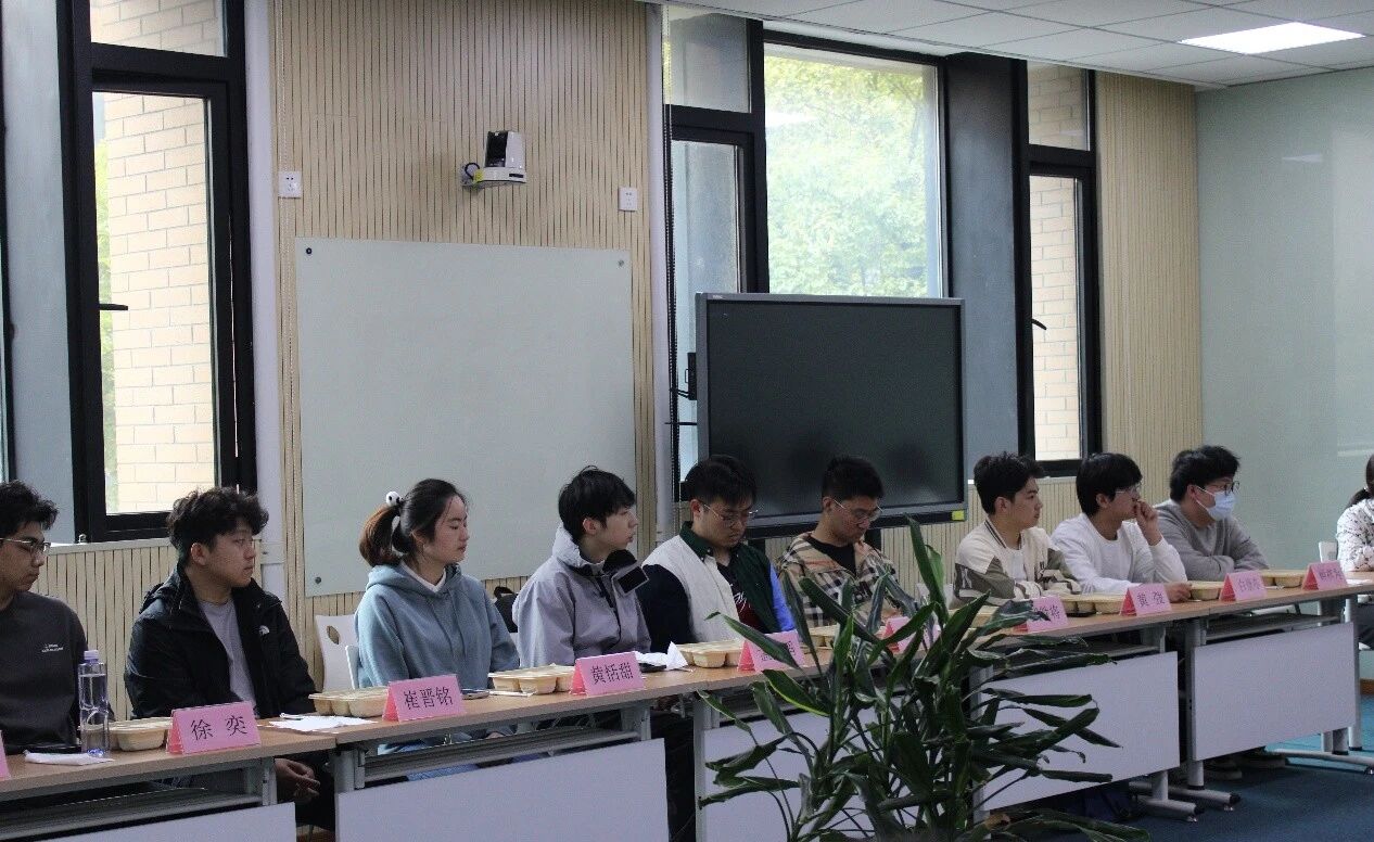 倾听学子心声 护航成长之路 —— 凯劳学院开展双月“恳谈会”